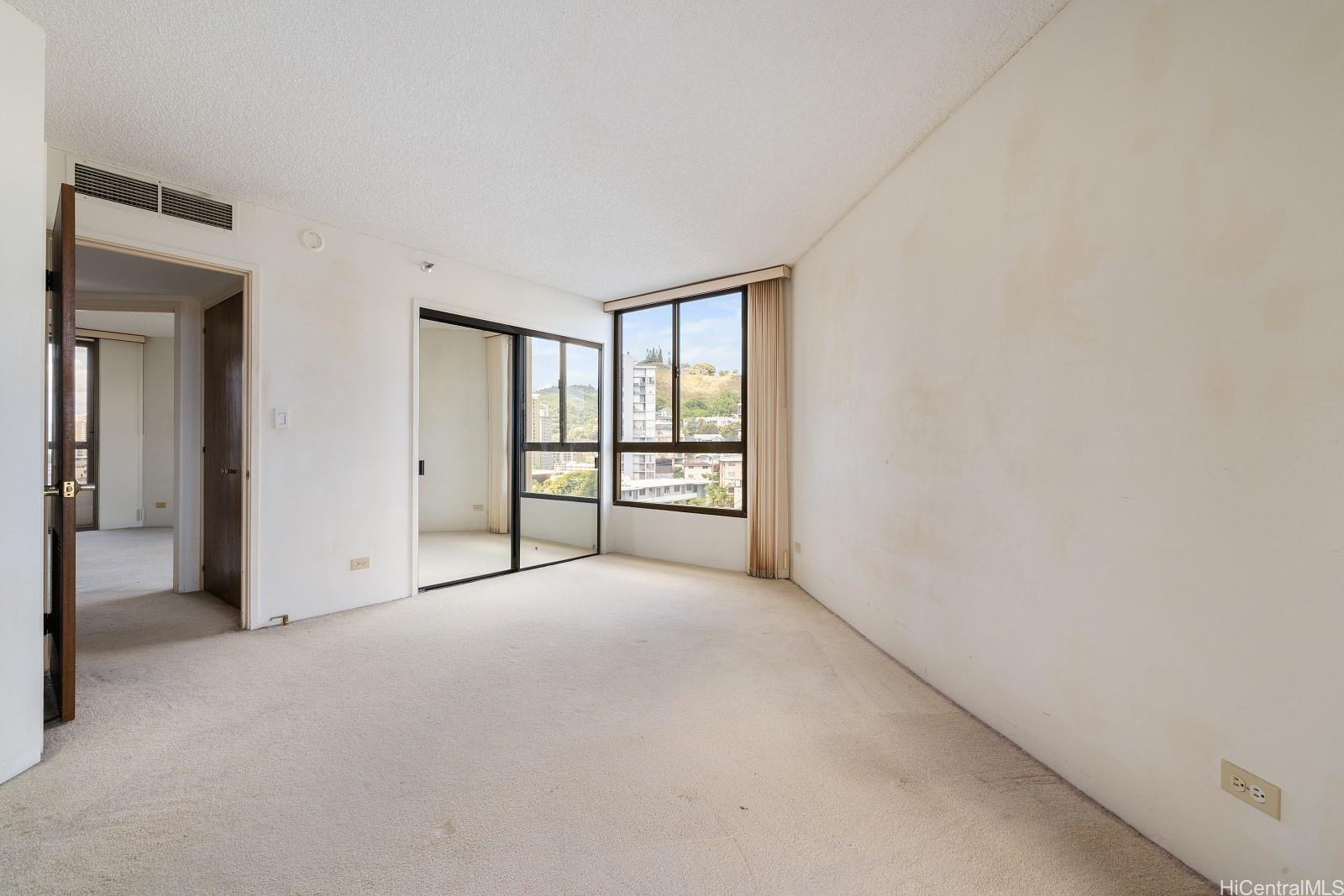 1050 Lunalilo Street  Unit 1006