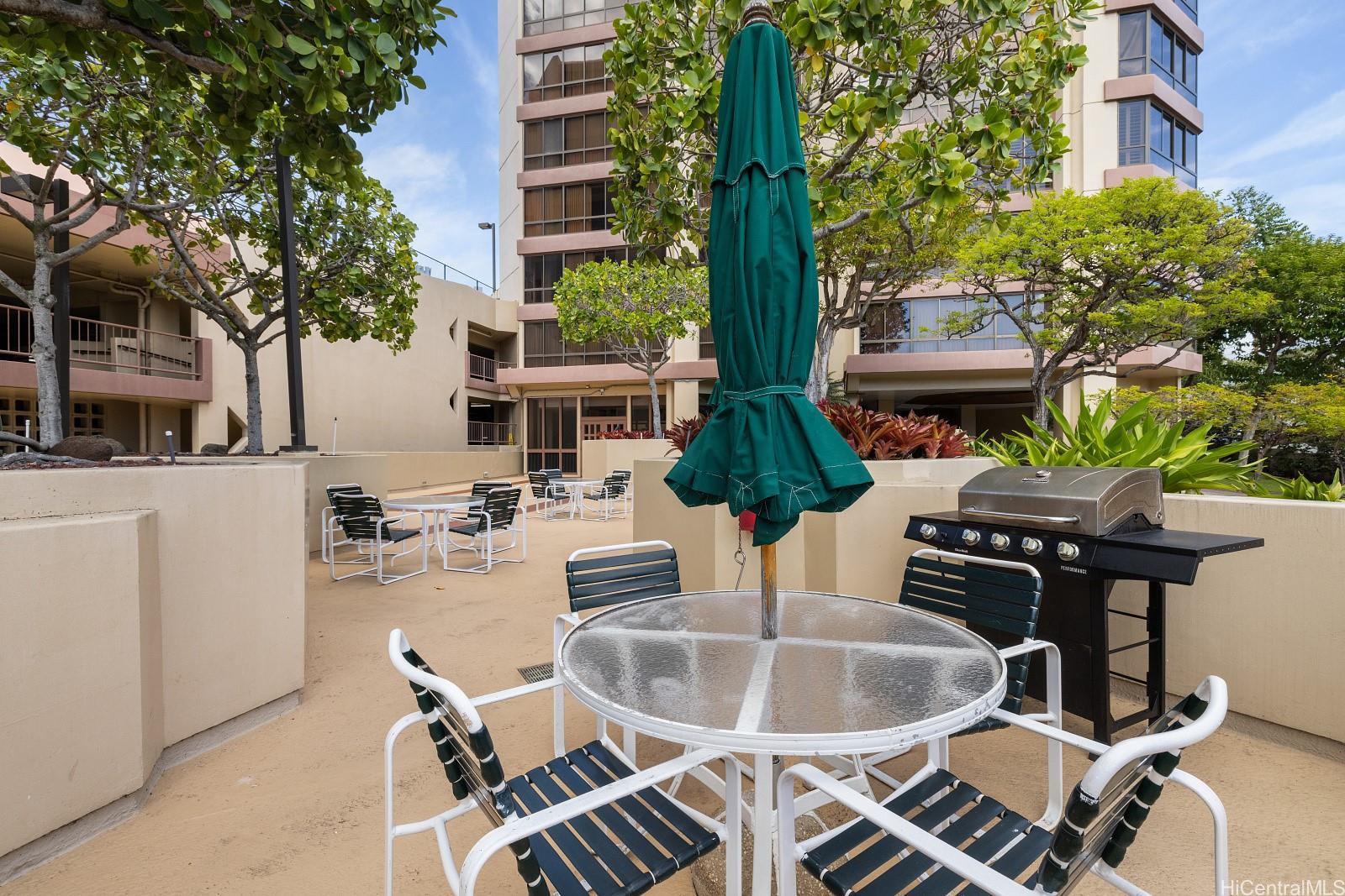 1050 Lunalilo Street  Unit 1006