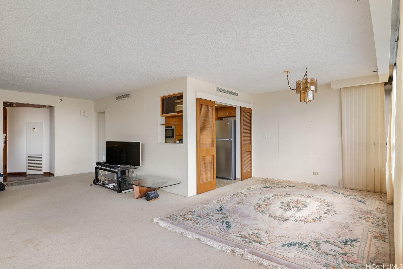 1050 Lunalilo Street  Unit 1006