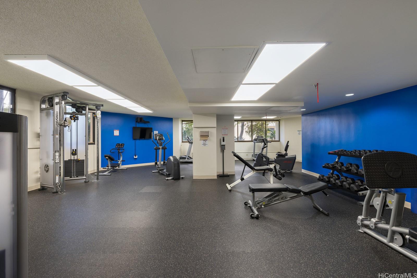 1050 Lunalilo Street  Unit 1006