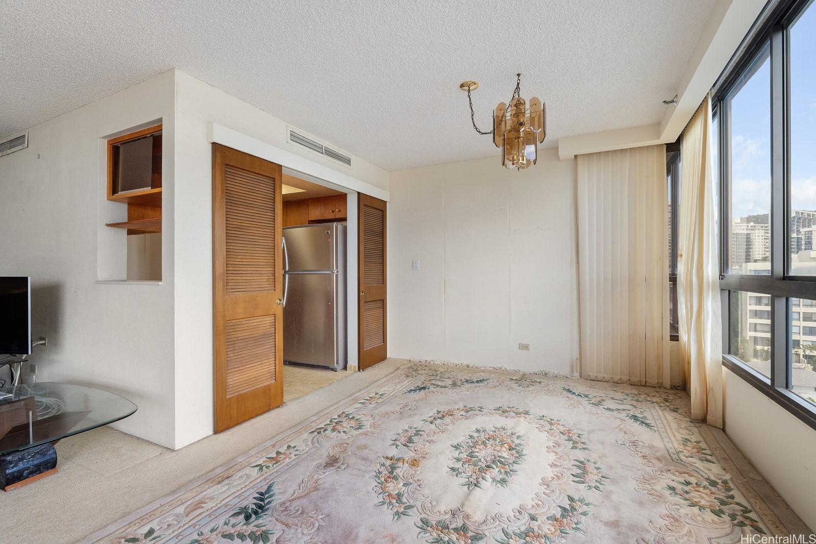 1050 Lunalilo Street  Unit 1006