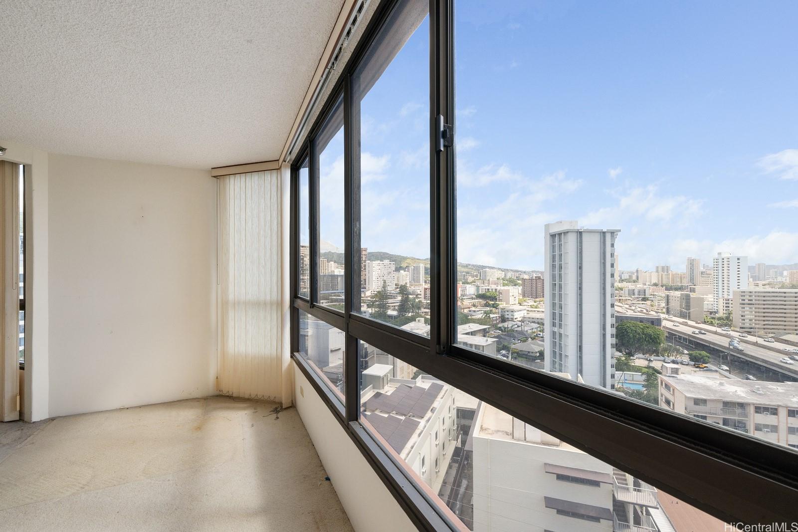 1050 Lunalilo Street  Unit 1006