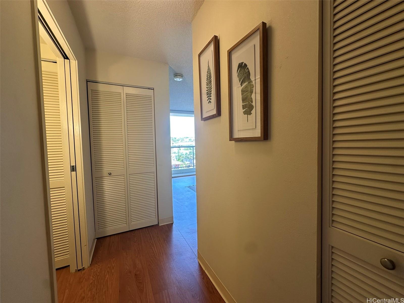 Photo 8 of 25