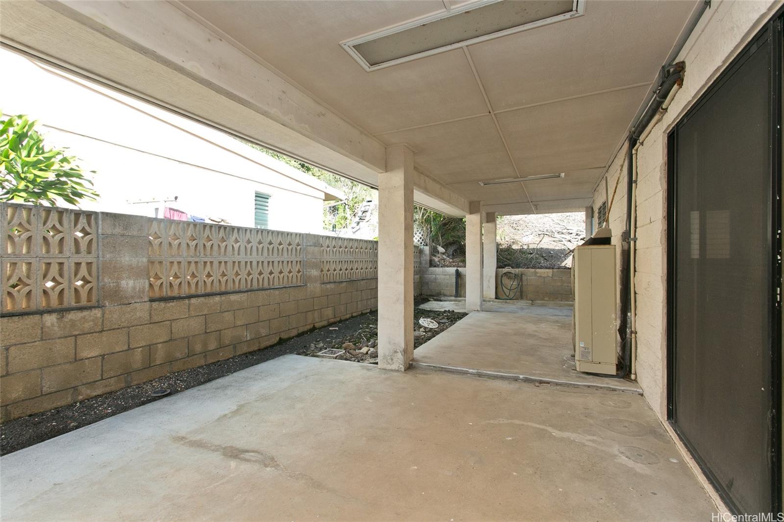 Photo 8 of 25