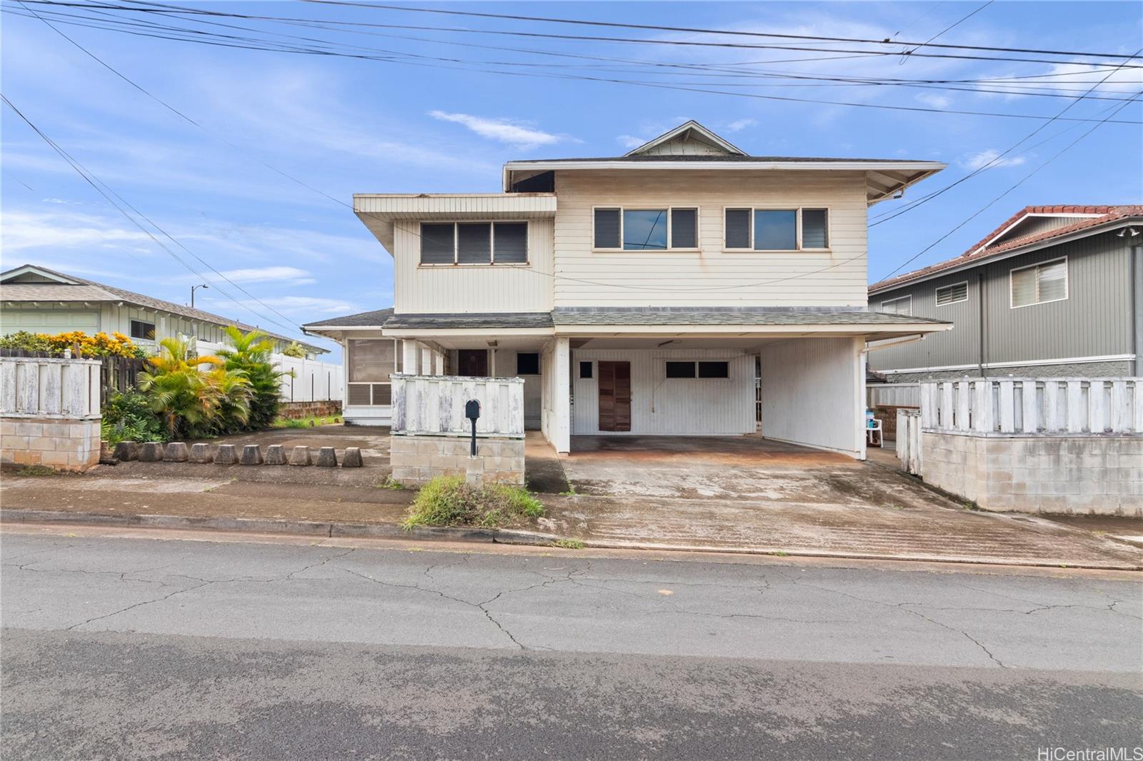 1052 Maiha Circle