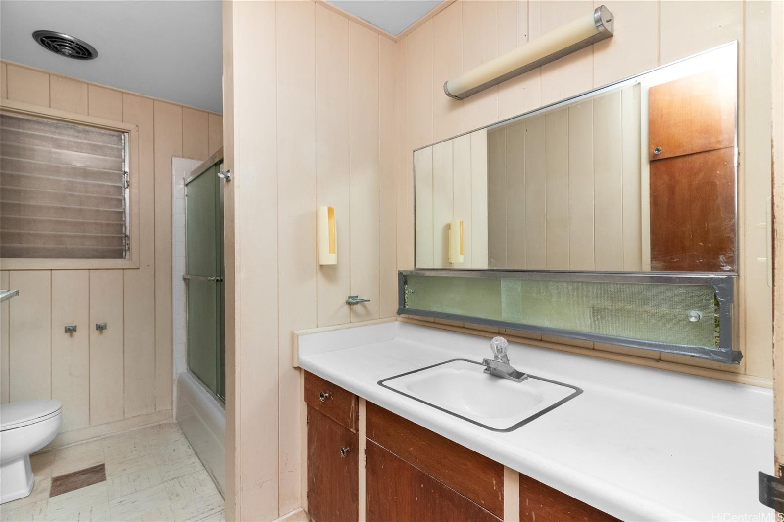 1052 Maiha Circle