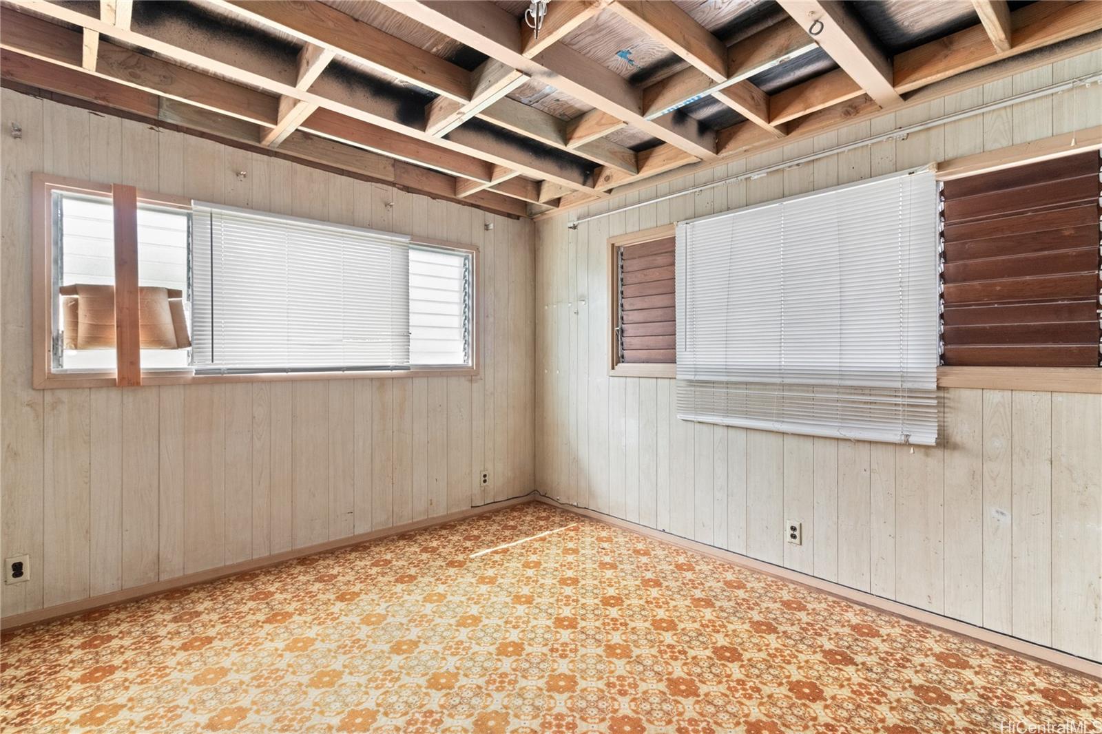 1052 Maiha Circle