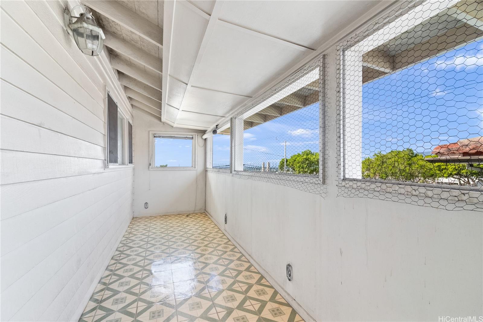 1052 Maiha Circle