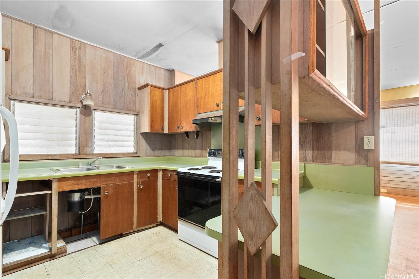 1052 Maiha Circle