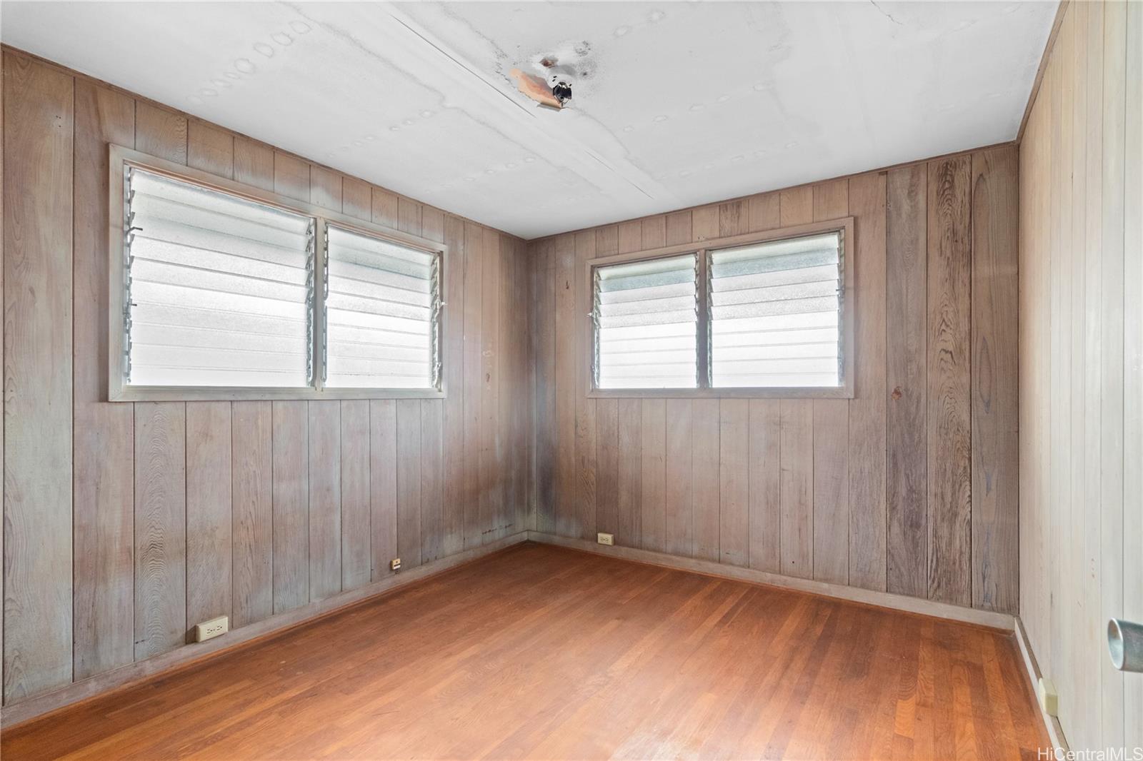 1052 Maiha Circle