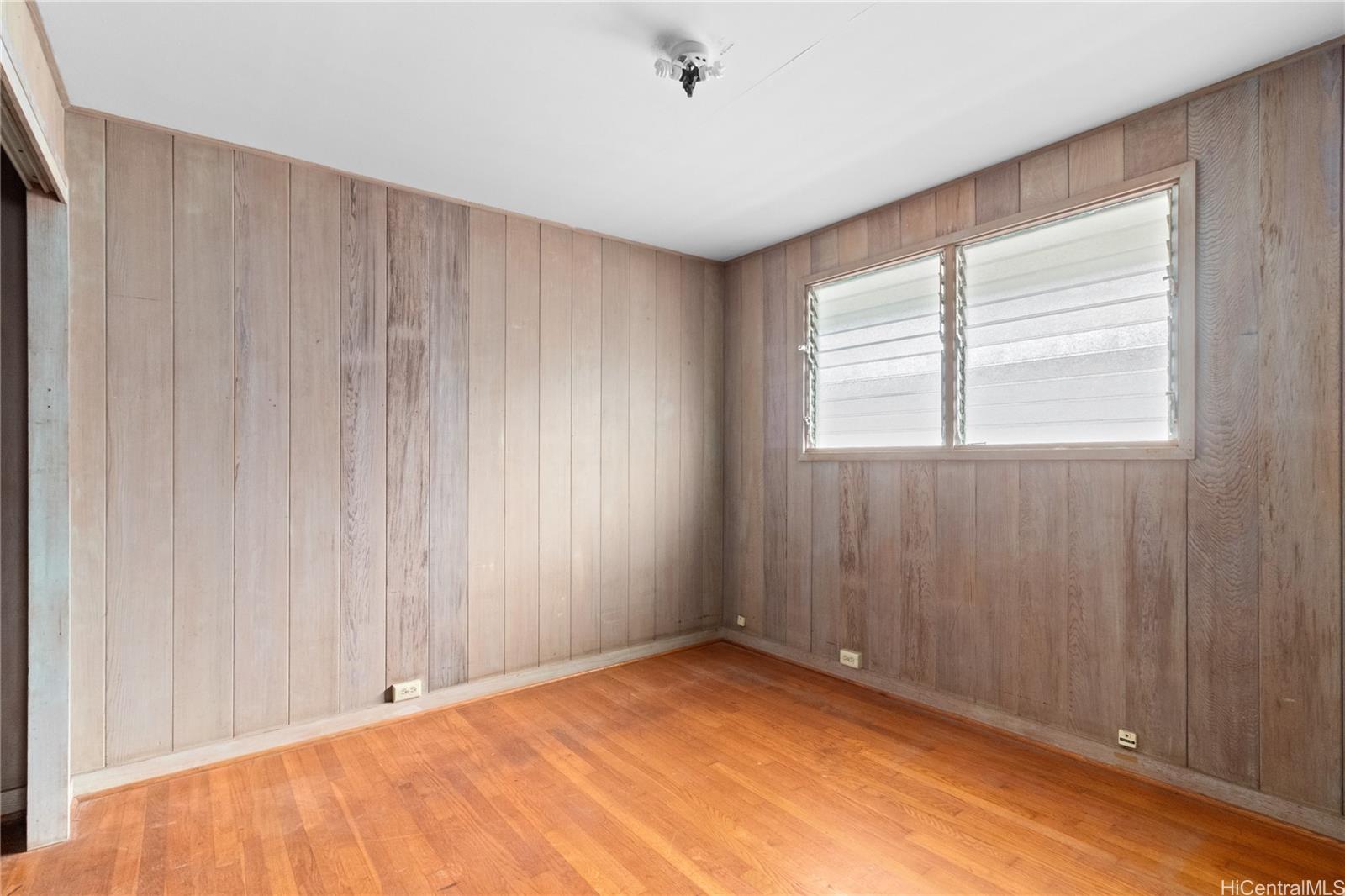 1052 Maiha Circle