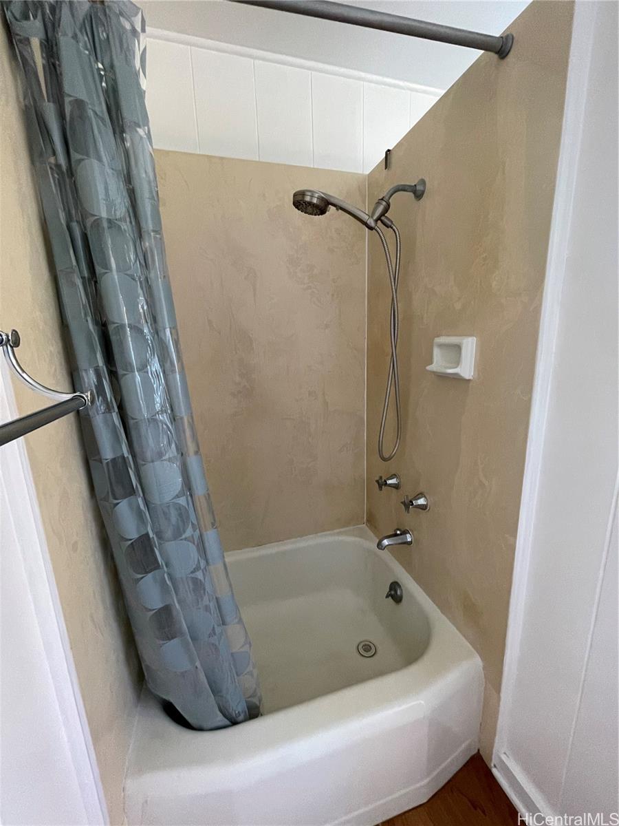 Photo 7 of 25