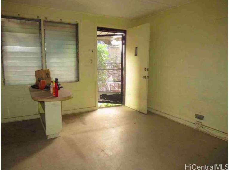 Photo 7 of 20