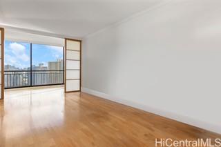 Photo 14 of 25