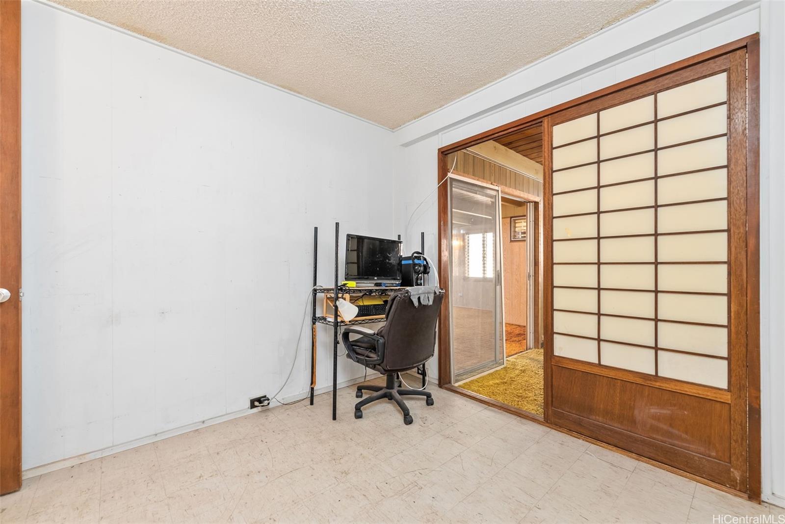 Photo 9 of 25