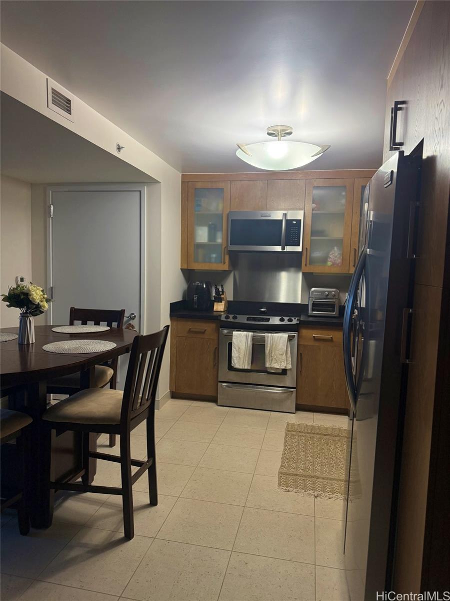 Photo 6 of 25