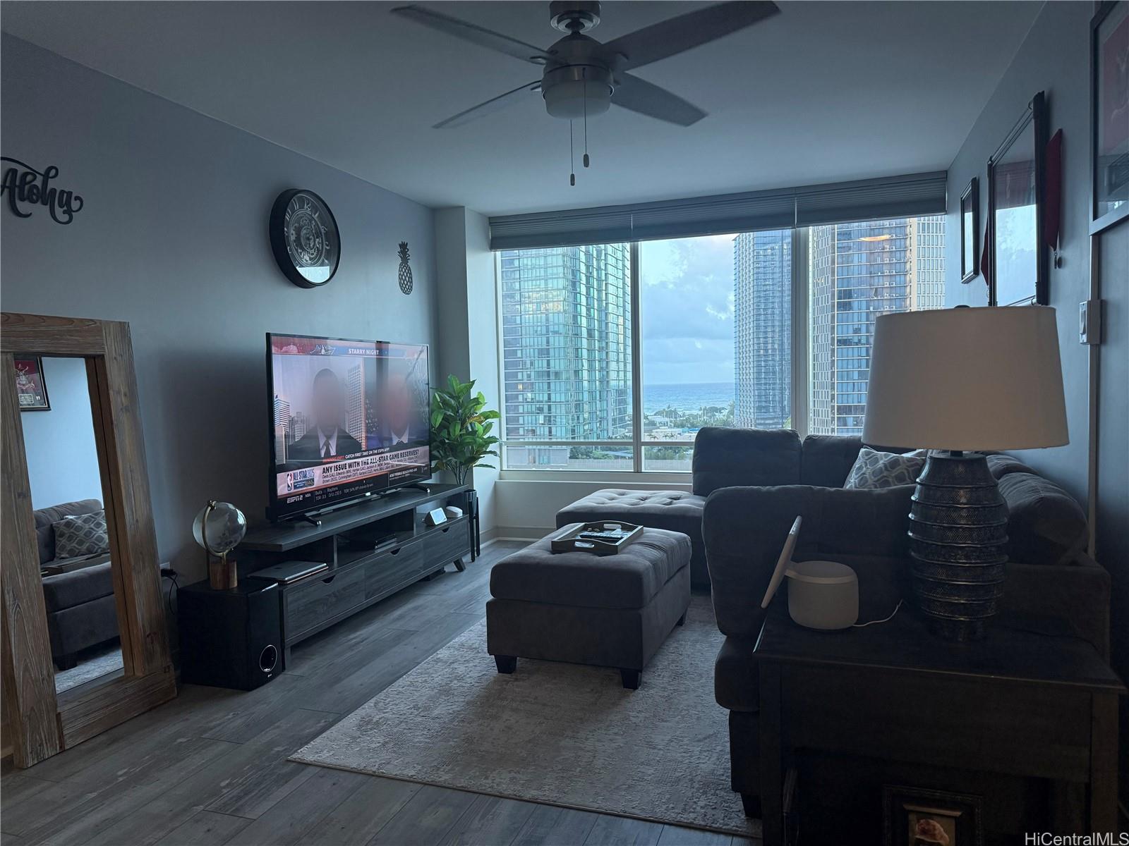 Photo 8 of 25