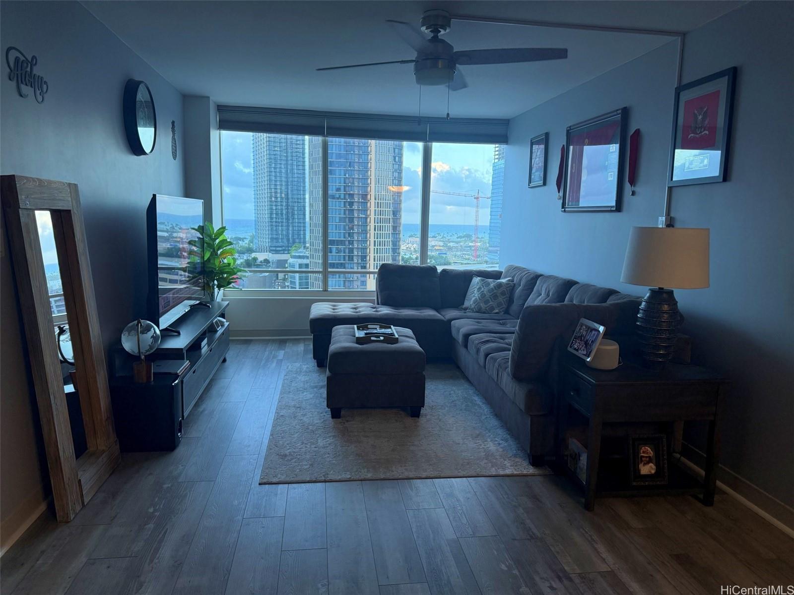Photo 9 of 25