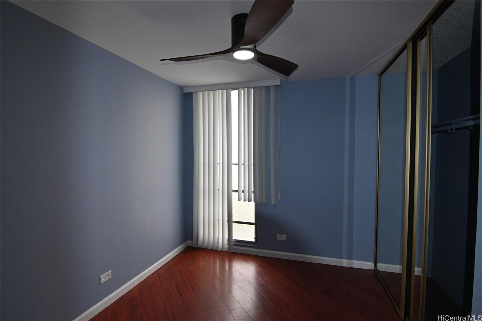 Photo 11 of 22