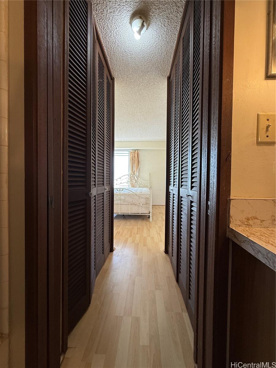 Photo 19 of 25
