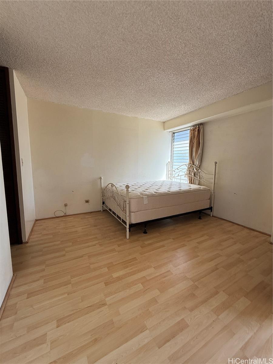 Photo 6 of 25