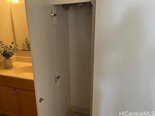 Photo 11 of 24