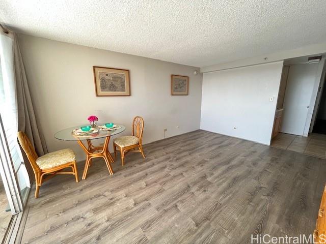 Photo 4 of 24