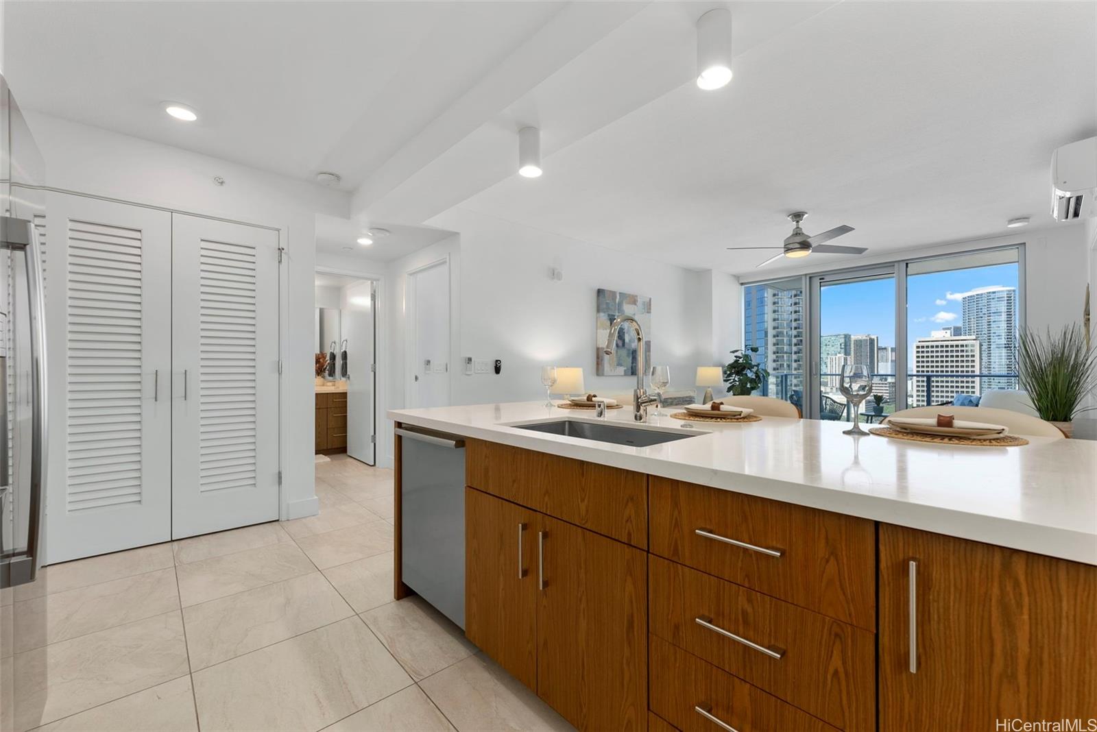 629 Keeaumoku Street  Unit 1710