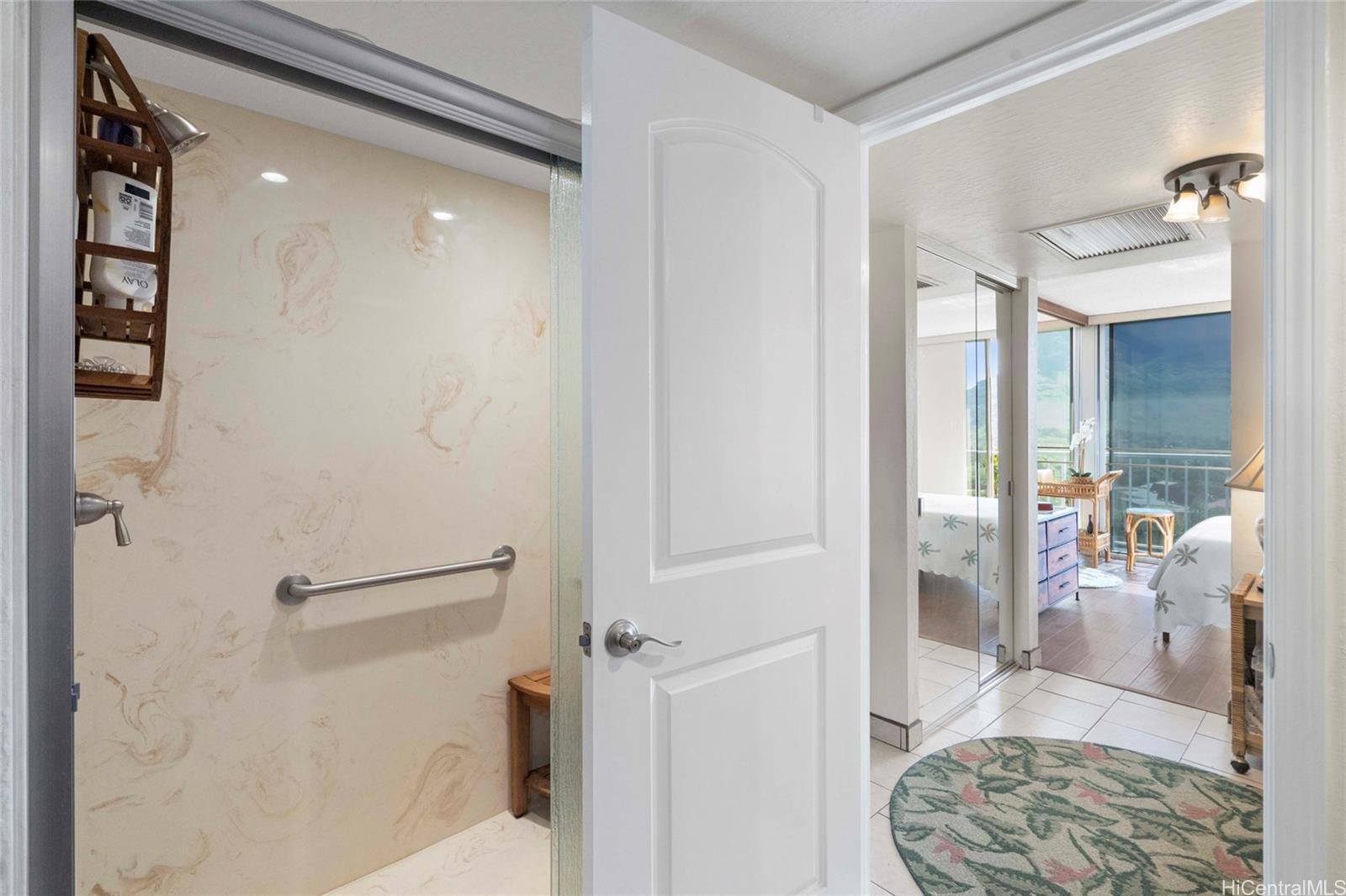 Photo 19 of 25