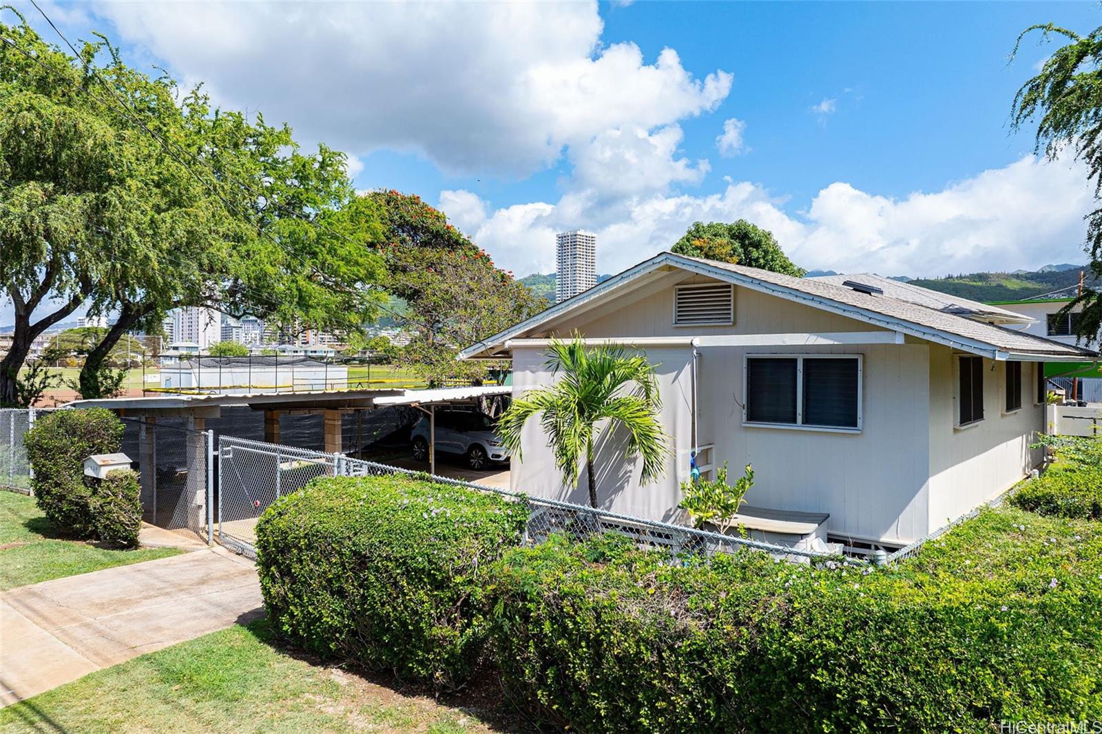 2724 Date Street