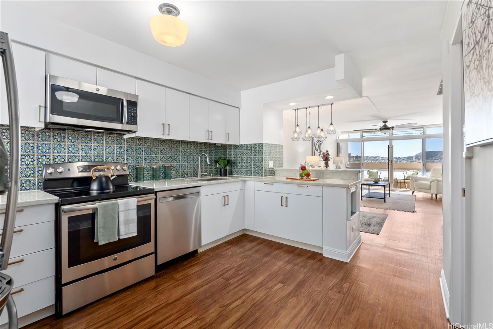 500 University Avenue 1133