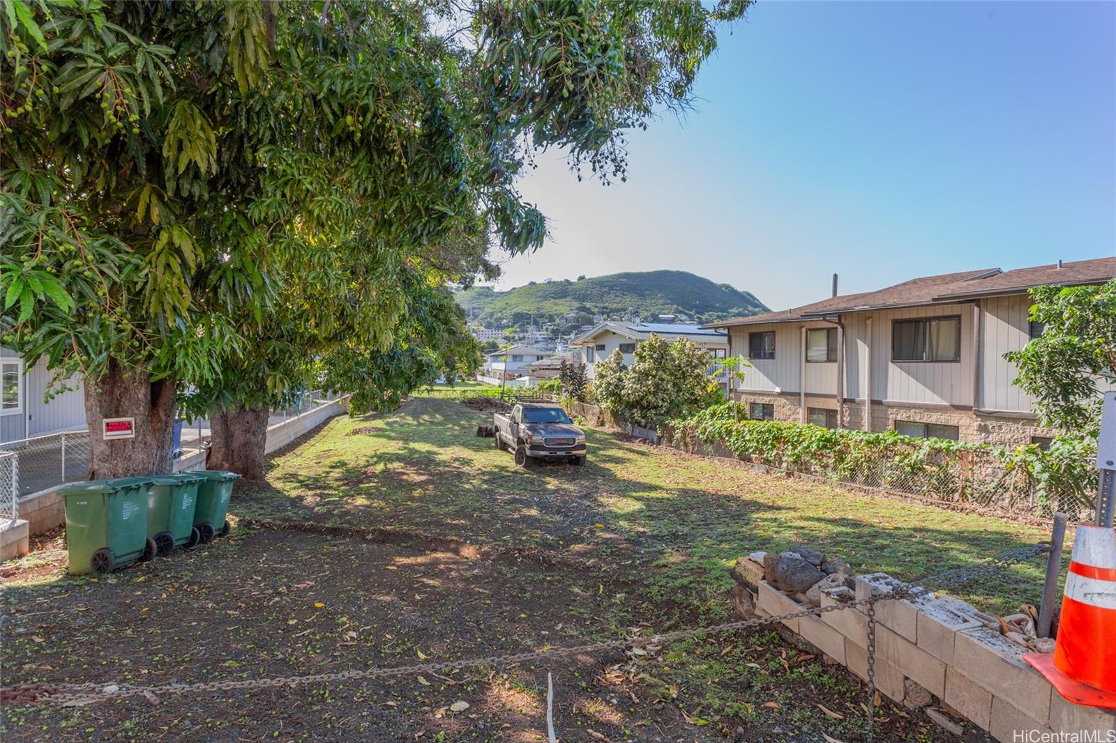 2033 Pacific Heights Road