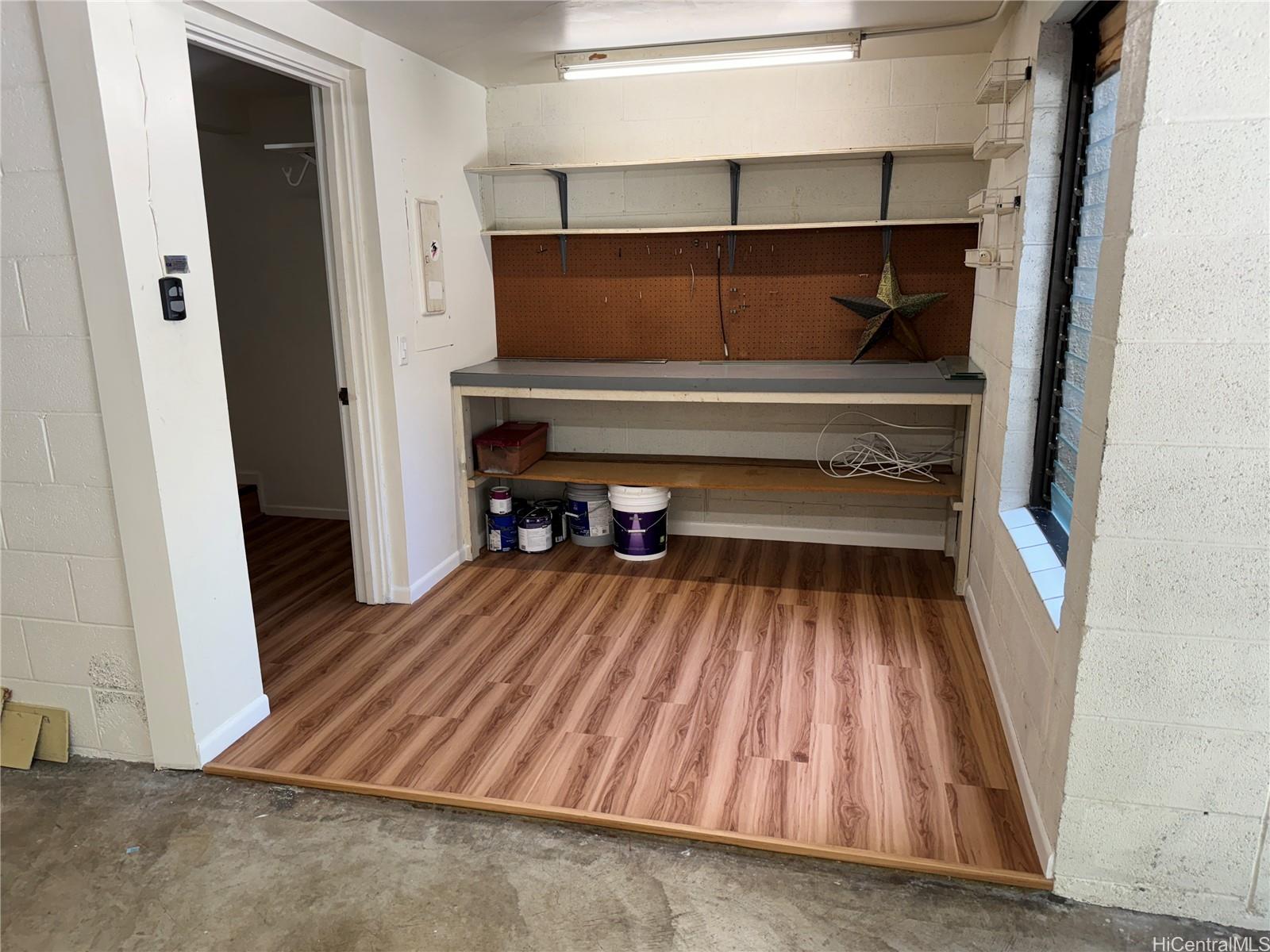 Photo 4 of 24