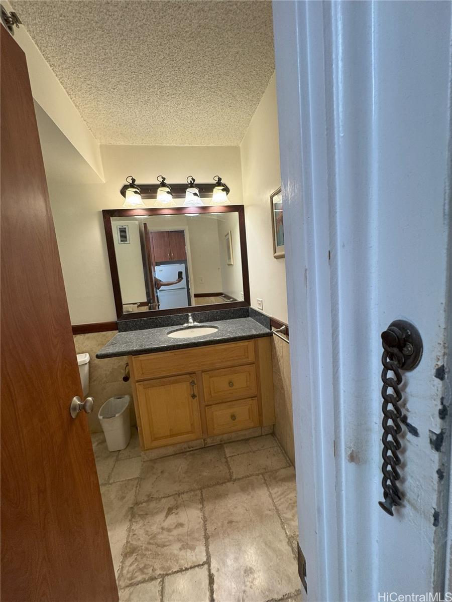 Photo 6 of 24