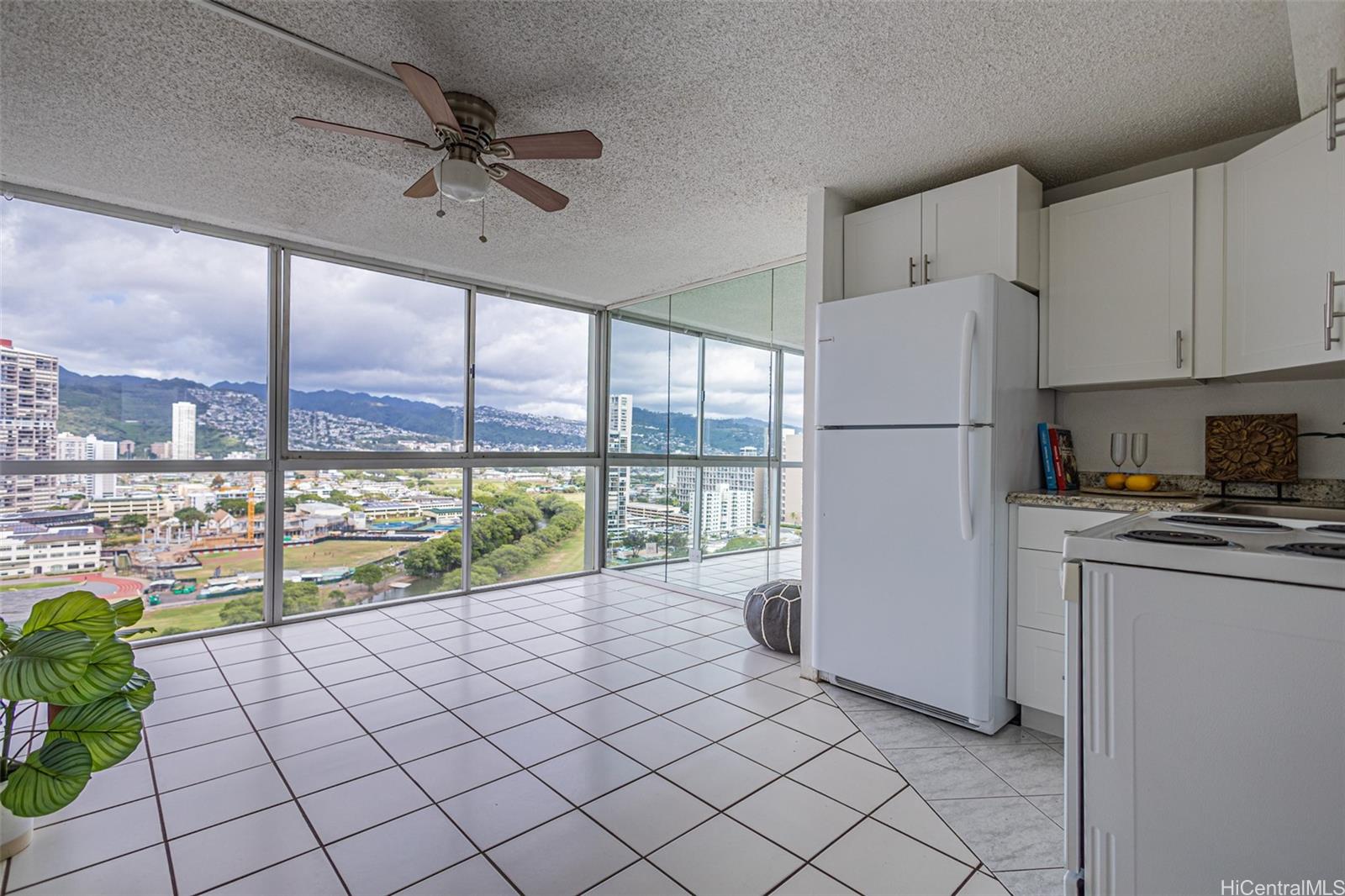 2211 Ala Wai Boulevard 2203