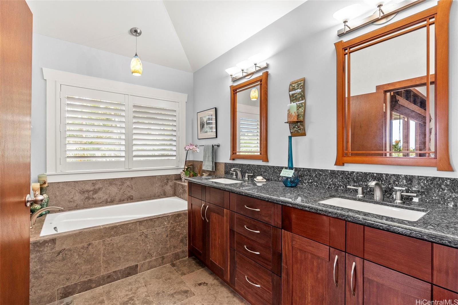 314 Lapa Place
