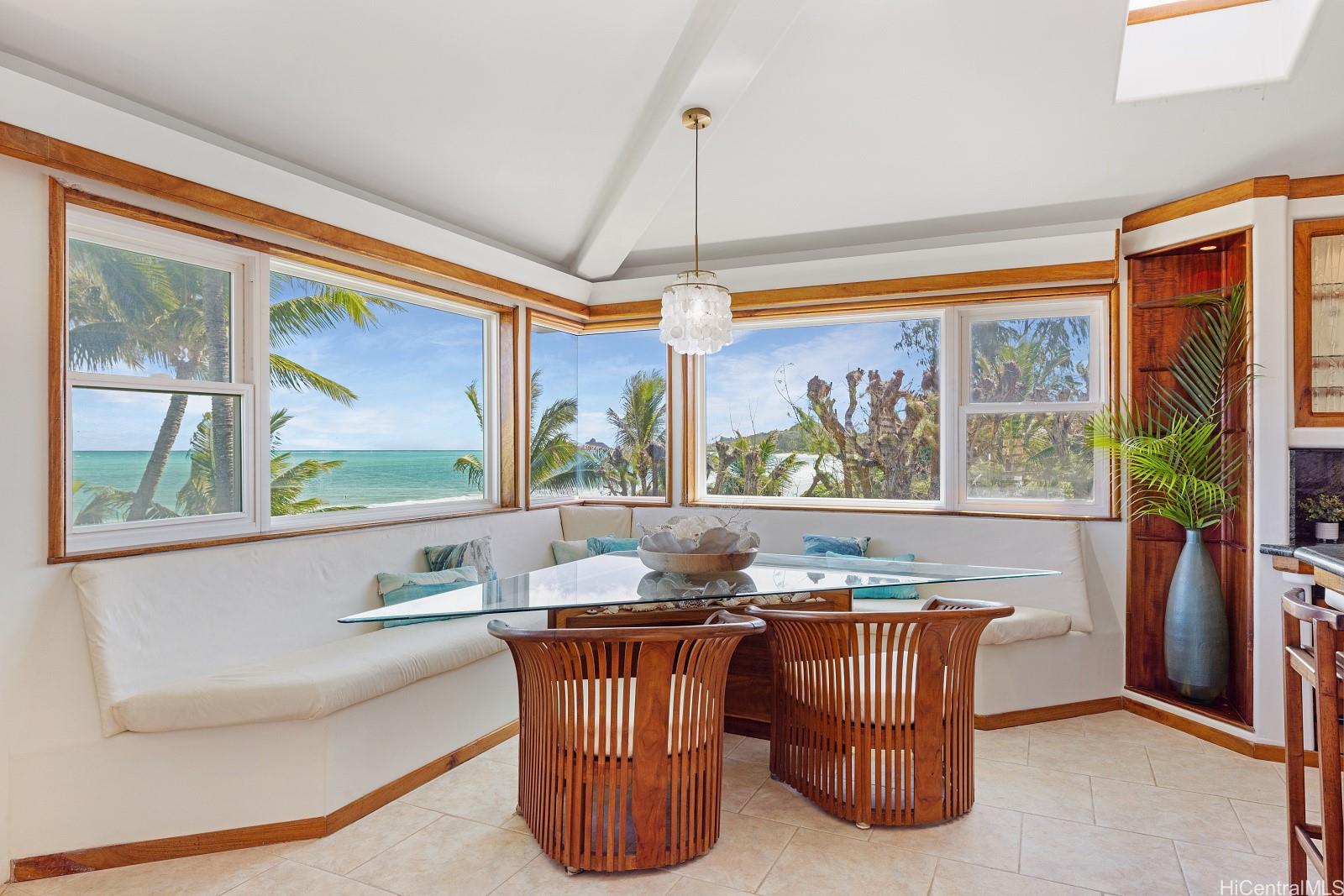 Photo 10 of 25