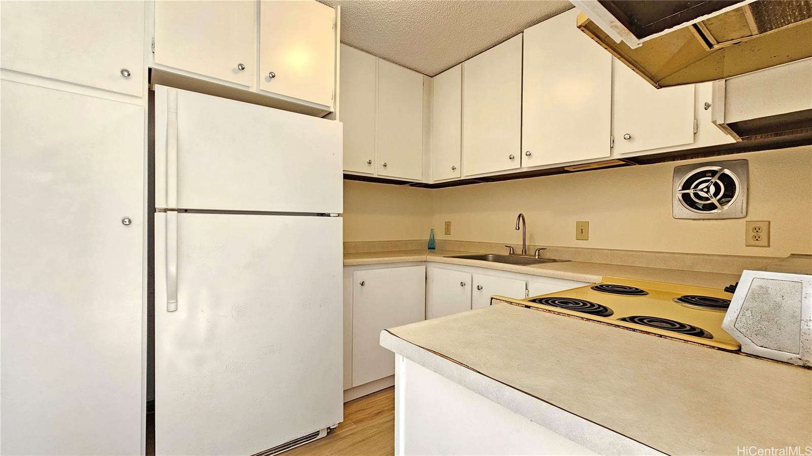 3721 Kanaina Avenue  Unit 313