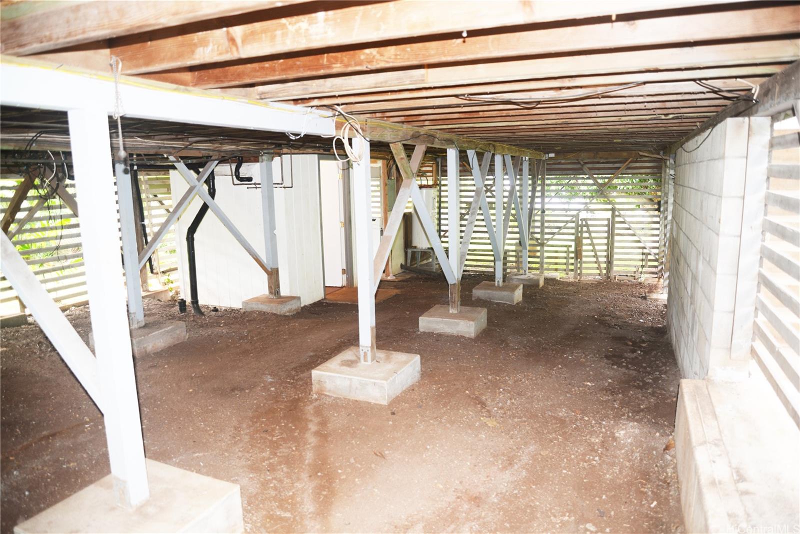 Photo 20 of 25