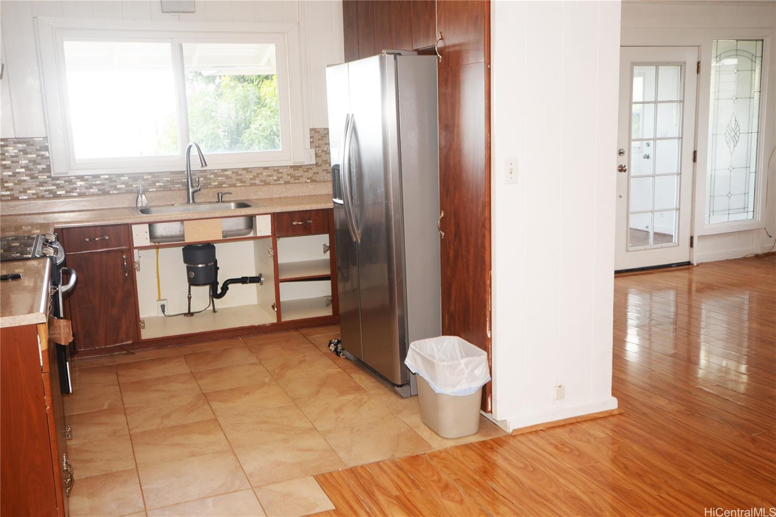 Photo 7 of 25