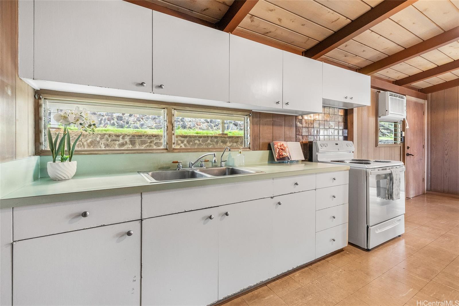 Photo 4 of 21