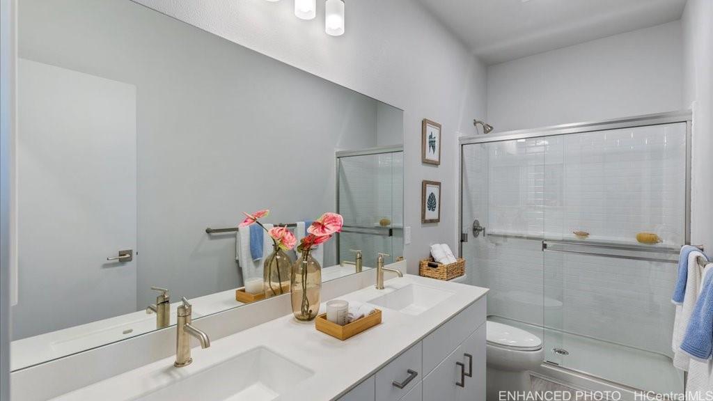 Photo 13 of 24