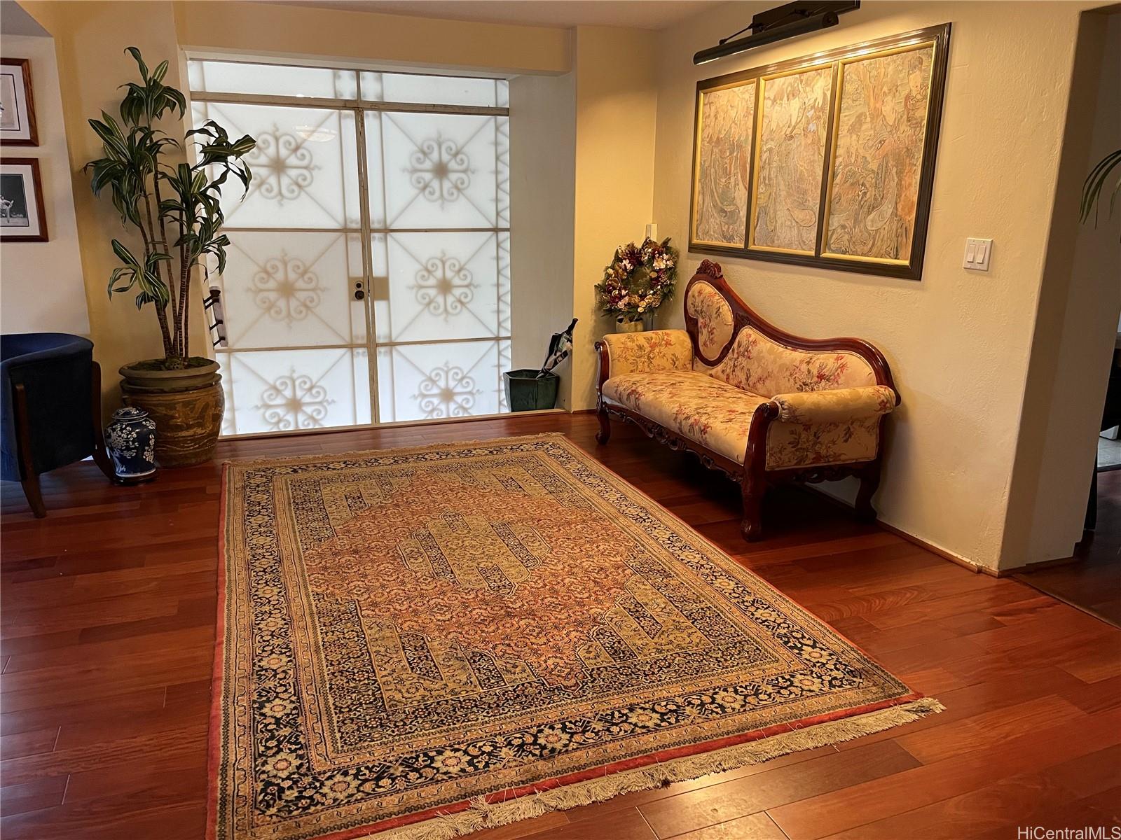 Photo 3 of 19