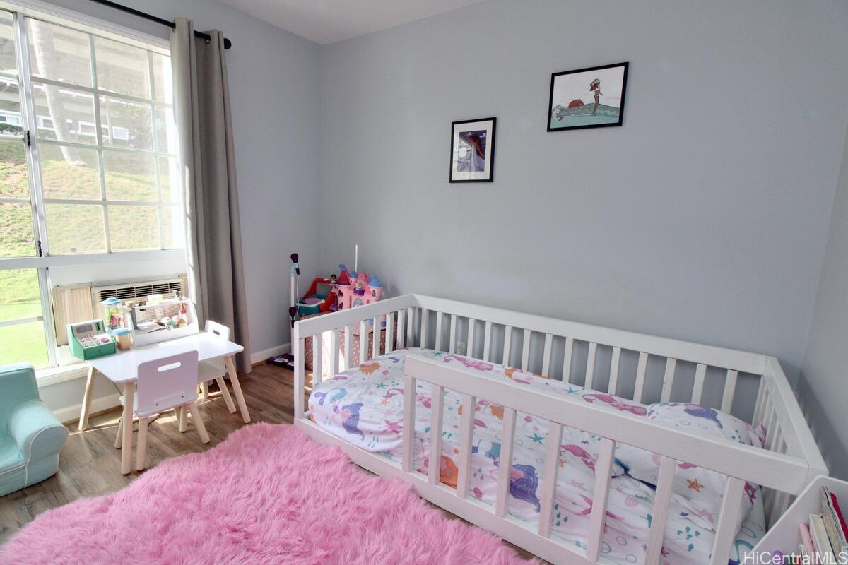 Photo 18 of 21