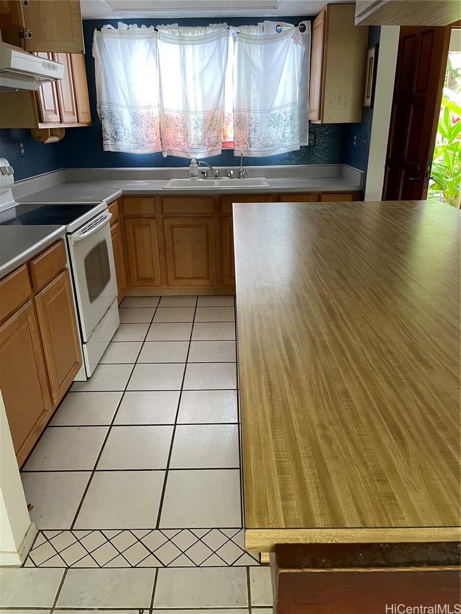 Photo 2 of 10