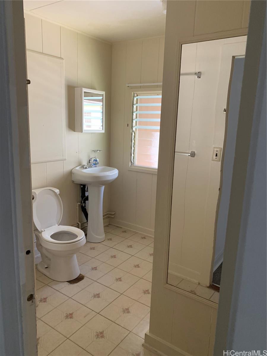 Photo 11 of 25