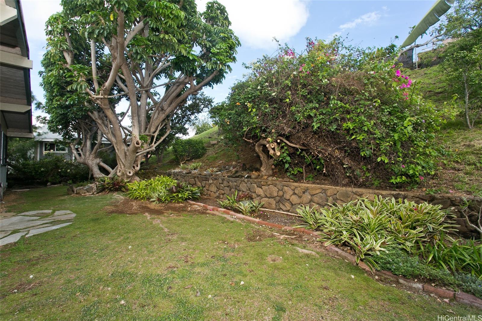 Photo 18 of 21