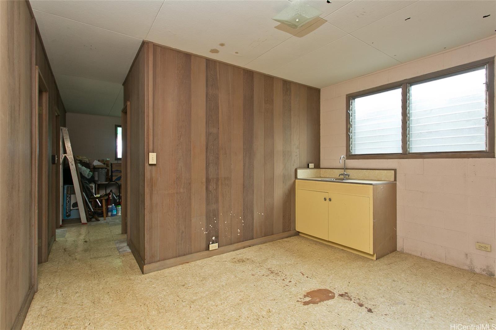 Photo 8 of 20