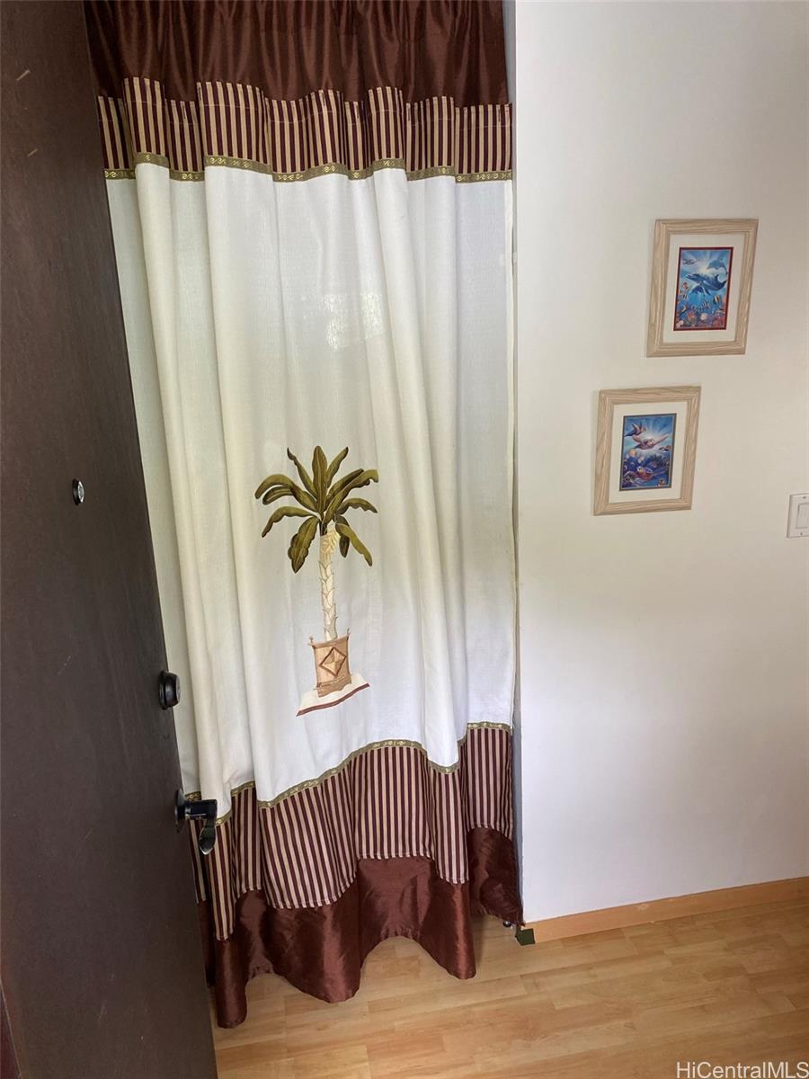 Photo 10 of 25