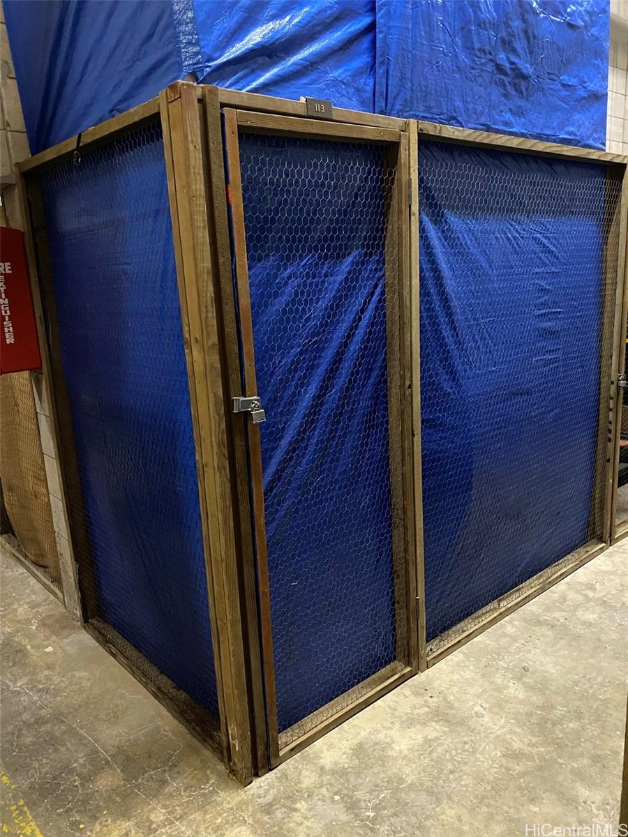 Photo 18 of 25